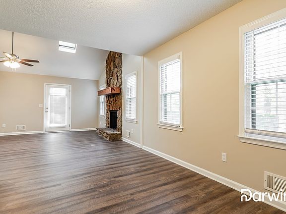 4th image of 1382 Providence Way