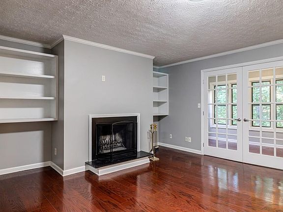 5th image of 318 Smokerise Cir SE