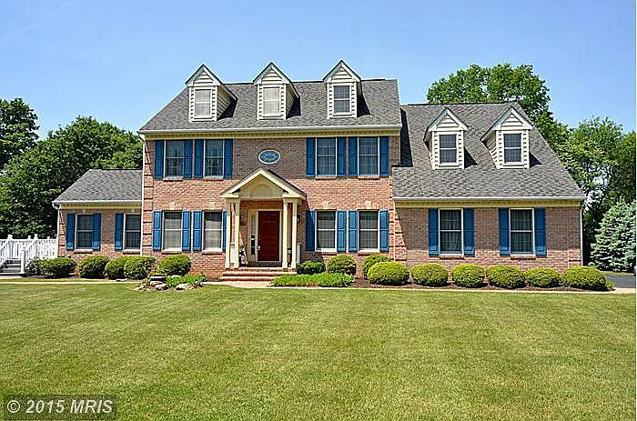 2913 Summer Hill Dr photo 1