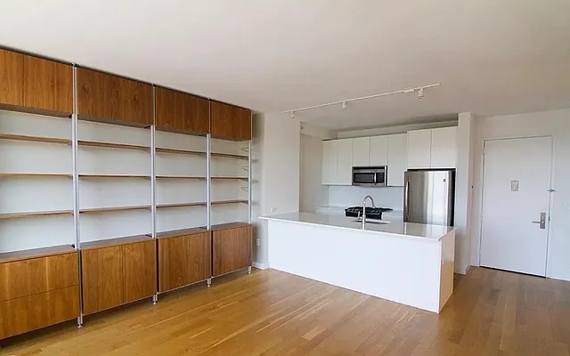 Rented by Compass | media 9