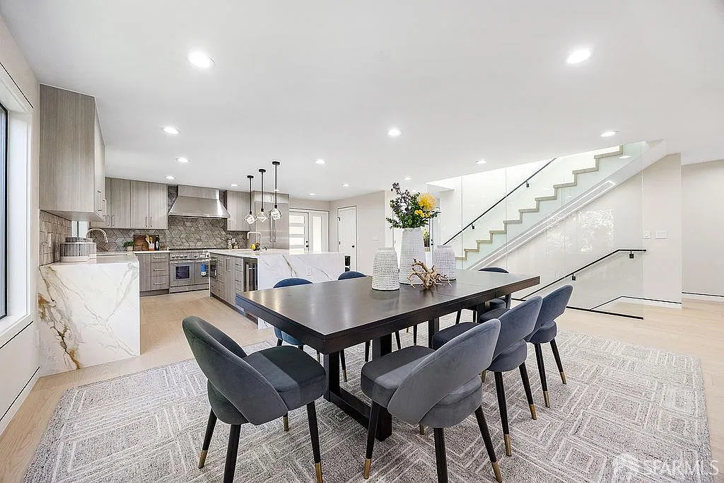 4 bed, 3.5 bath, 3267 sqft, $8,000 — Photo 4