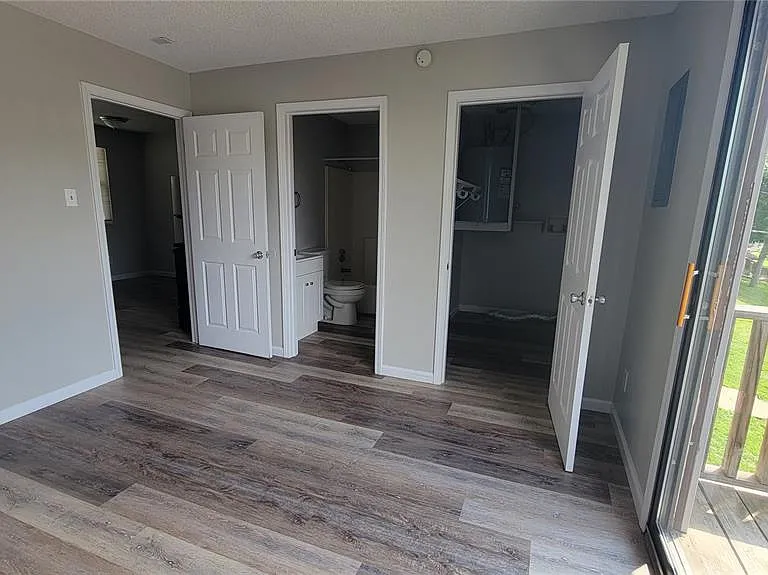 1731 Bridleton Woods #E — Photo 7