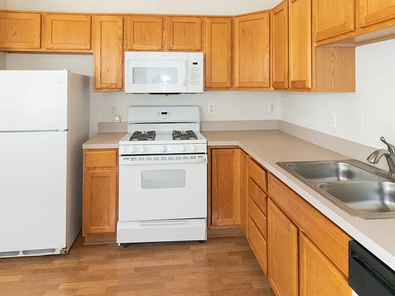 7505 Calderon Ct #J — Photo 14