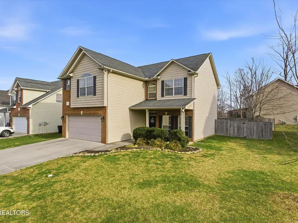 1636 Silver Oaks Ln, Lenoir City, TN 37772