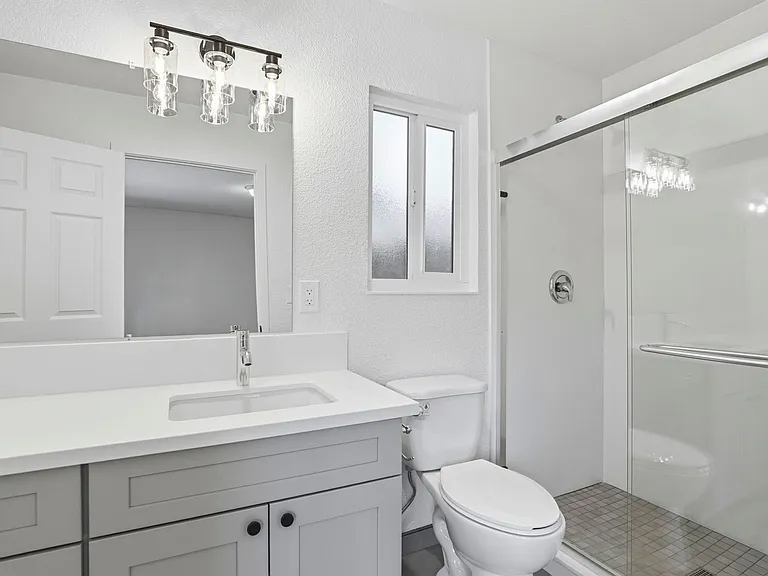 635 Glenview Ct — Photo 12