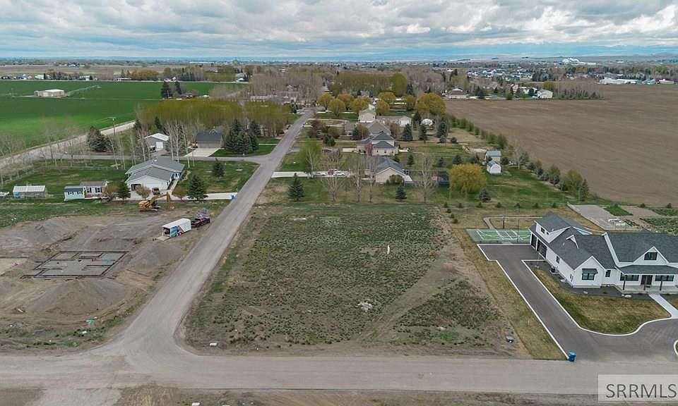 1st image of Oaklee Dr