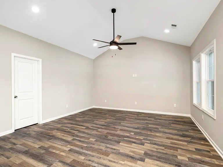 14 Pine St #14 — Photo 6