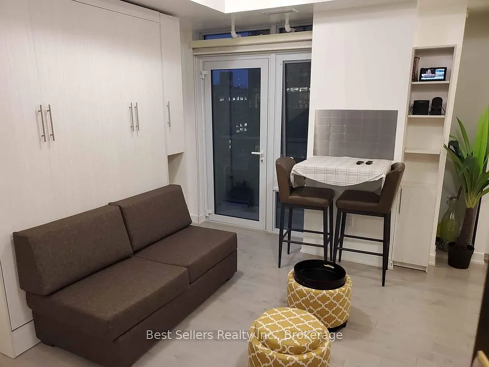 Studio, $2,150 — Photo 2