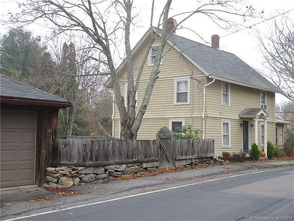 203 Maple Avenue fenced in ...