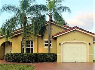 6143 NW 181st Terrace Cir W, Hialeah, FL 33015