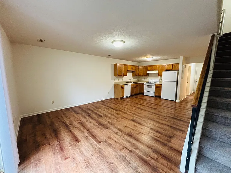 105 Majestic Dr — Photo 5