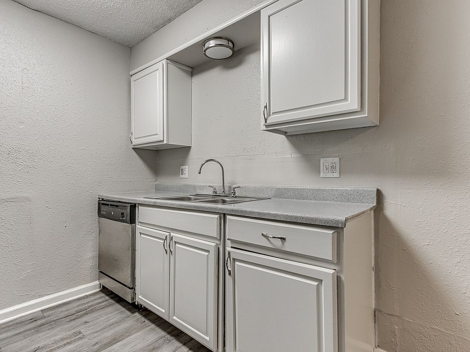 Springdale Village - Kitchen