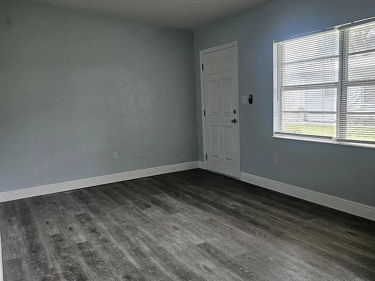 135 Roosevelt Ave #135C — Photo 4