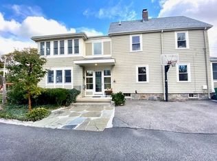 32 Beecher Pl, Newton, MA 02459