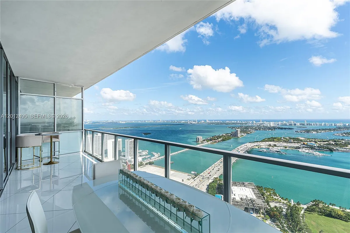 Building Photo - 1100 Biscayne Blvd #5702