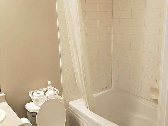 4th image of 13321 102a Ave #119