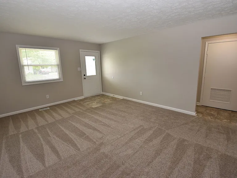 1439-1441 Coachlite Dr — Photo 3