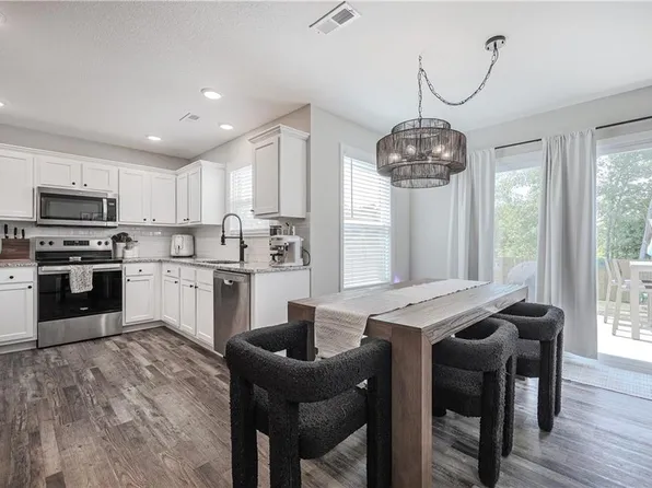 1716 Elderberry Ln, Ottawa, KS 66067