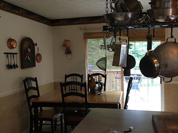 5th image of 4230 Montserrat Ln