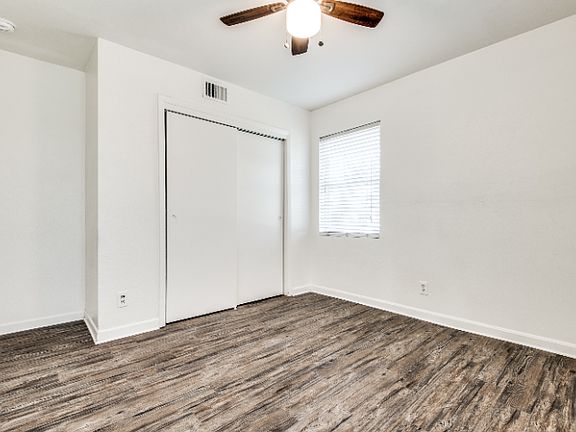 4th image of 2917 Esterbrook Dr
