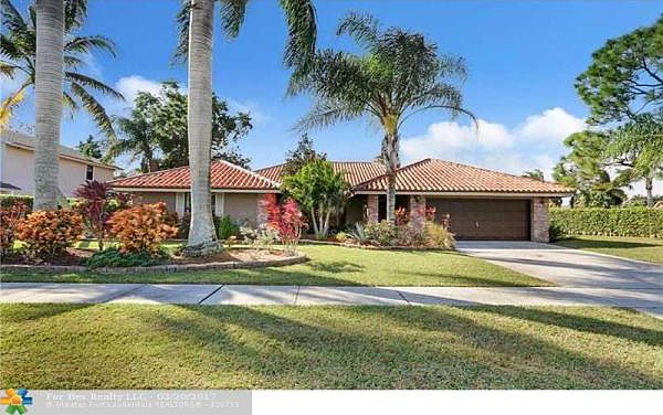 Home For Sale In Chatsworth Village