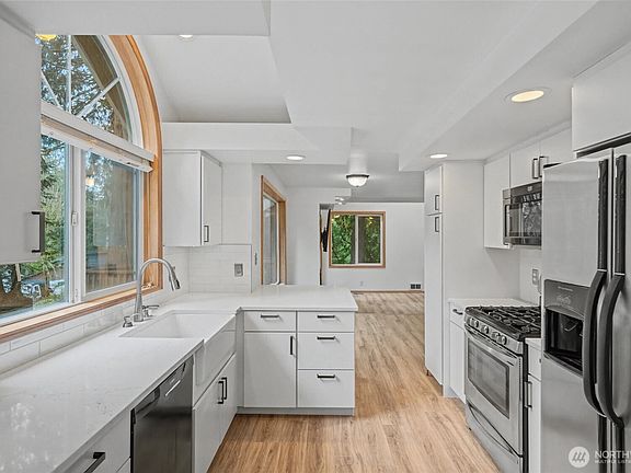 4th image of 55 Green Hill