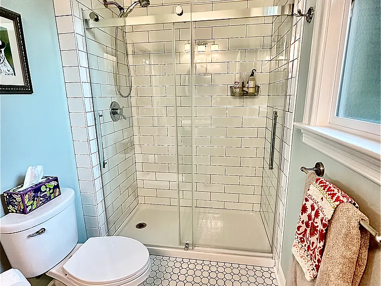 729 NE Shaver St — Photo 11