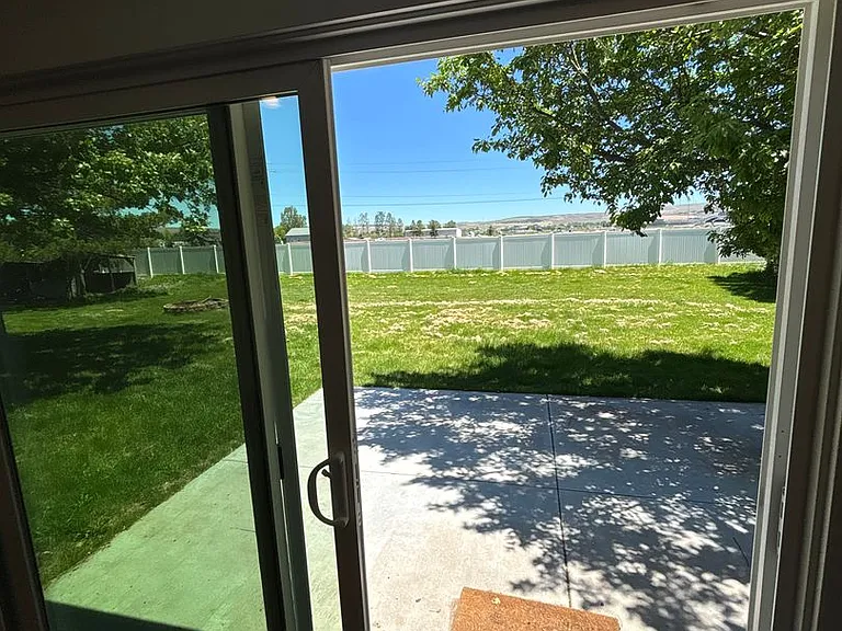 720 Kimberly Dr — Photo 3