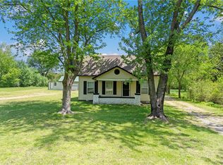 250 NE Allen Ave, Gentry, AR 72734