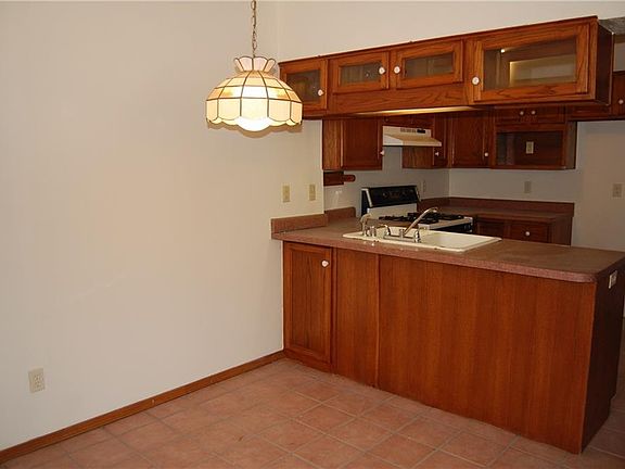 4th image of 4417 Oxford Ave