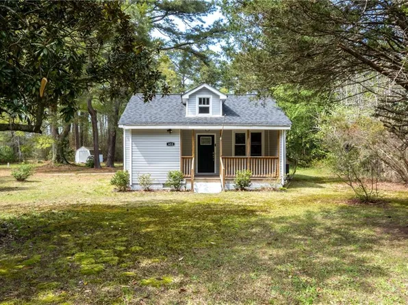 633 Fitchetts Wharf Rd, Mathews, VA 23109