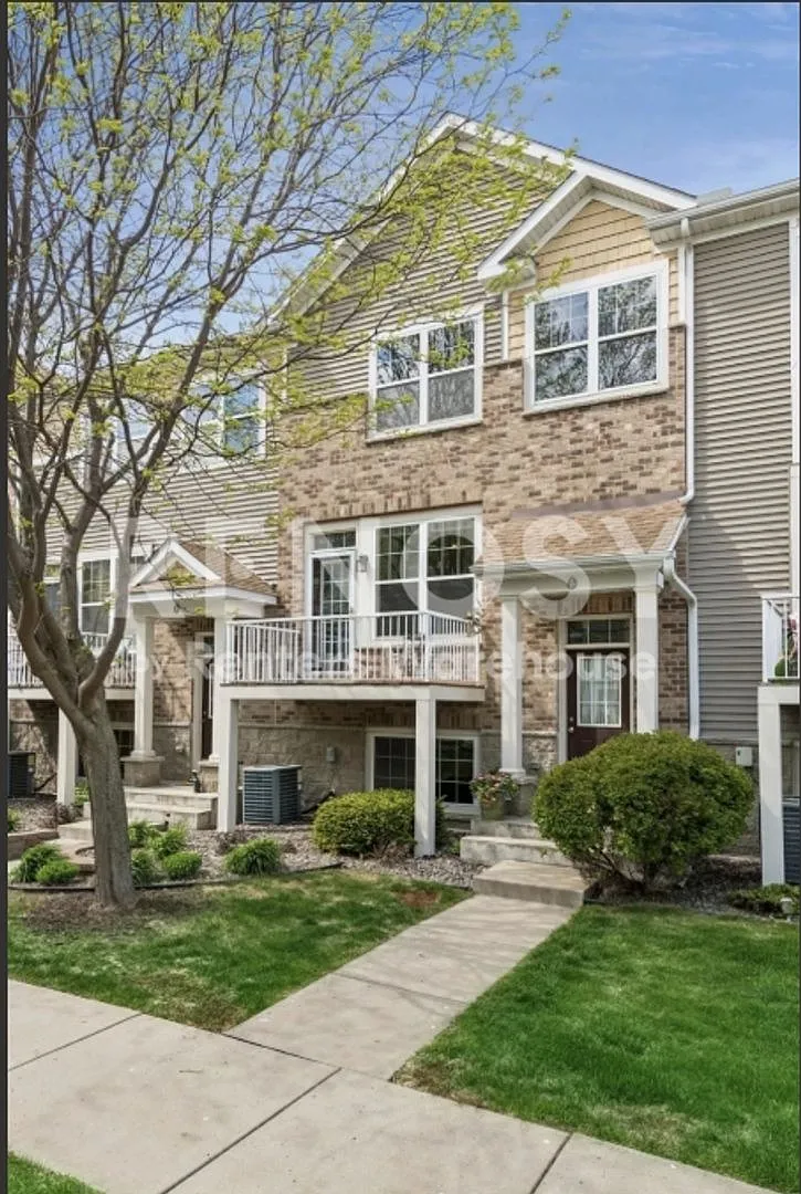 10/01/2026, 3 Bedrooms, 2.5 Bathrooms, Townhouse, Chanhassen, MN — Photo 1