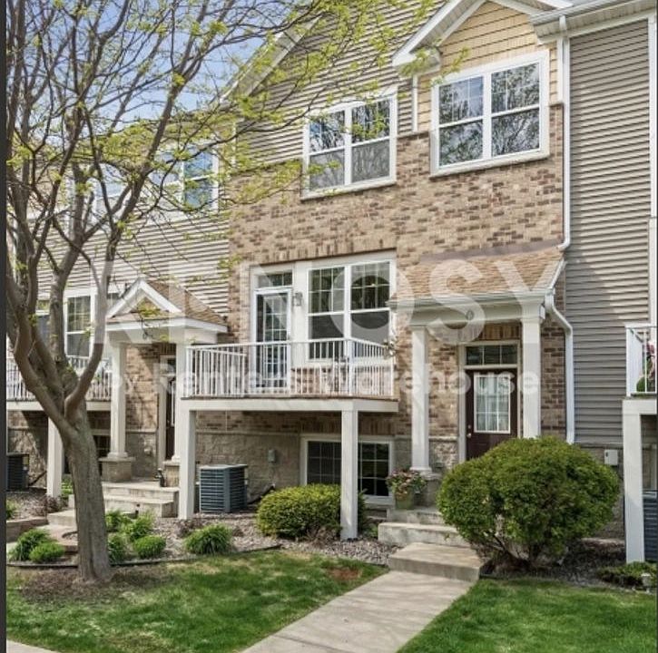1st image of 1945 Commonwealth Blvd Unit 5