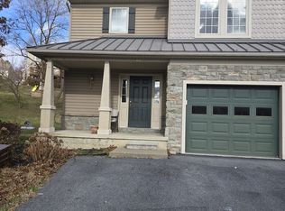 145 Hawk Ln, Ephrata, PA 17522