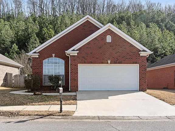2nd image of 1045 Castlemaine Dr