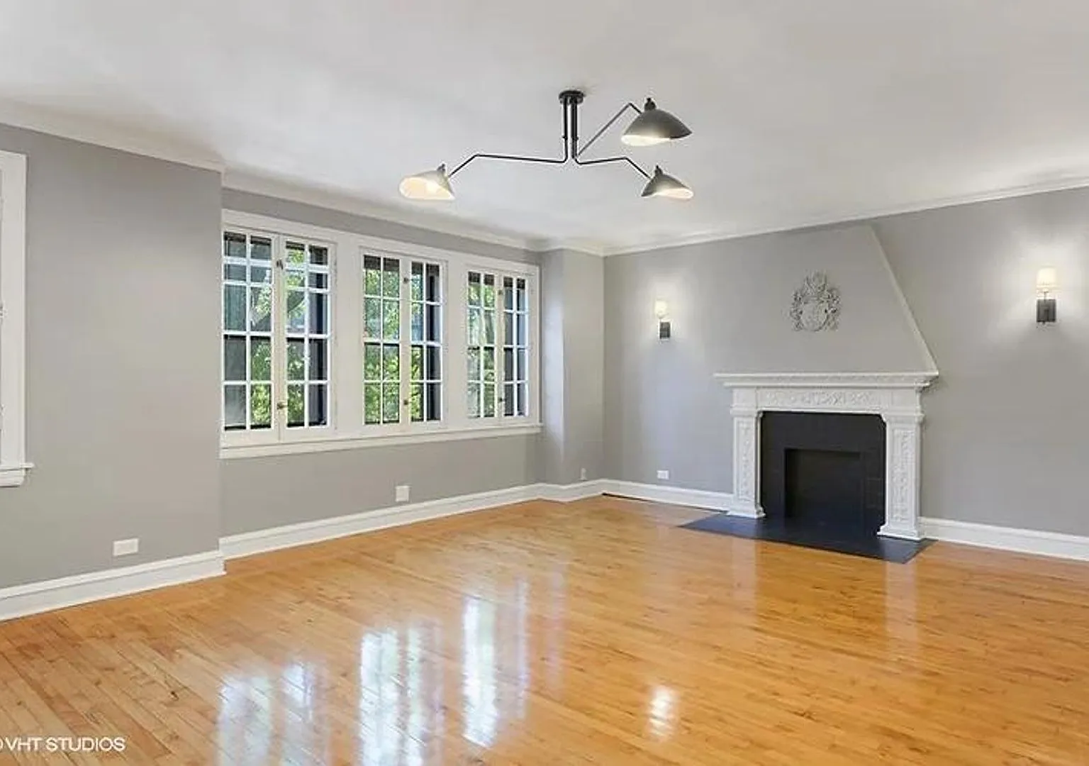 5516 N Kenmore — Photo 1