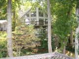 8522 Lake Dr, Snellville, GA 30039