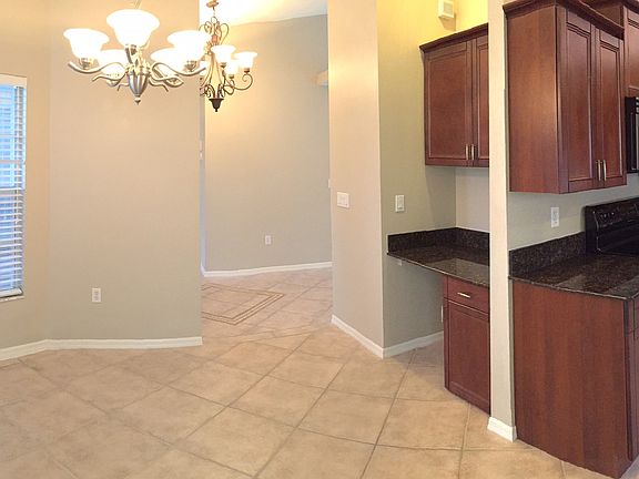Breakfast Nook w/ Desk