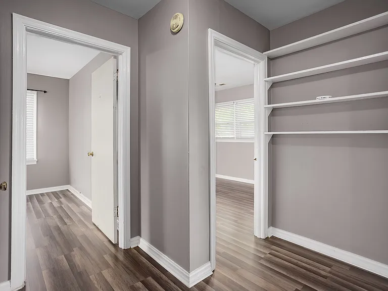 4126 Eastwood Dr — Photo 8