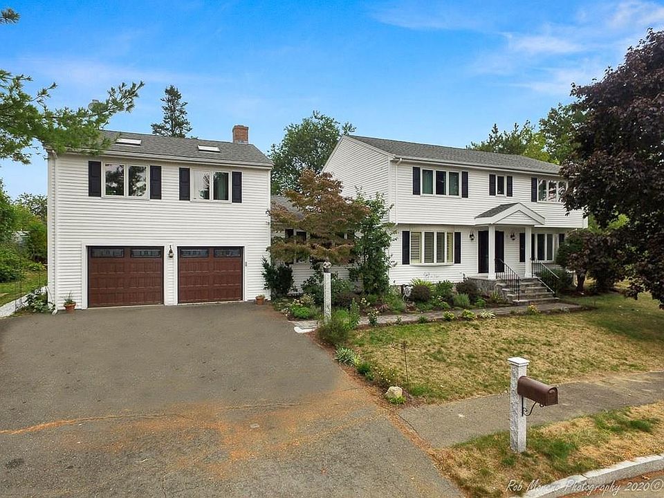 1st image of 9 Sherry Lee Ln