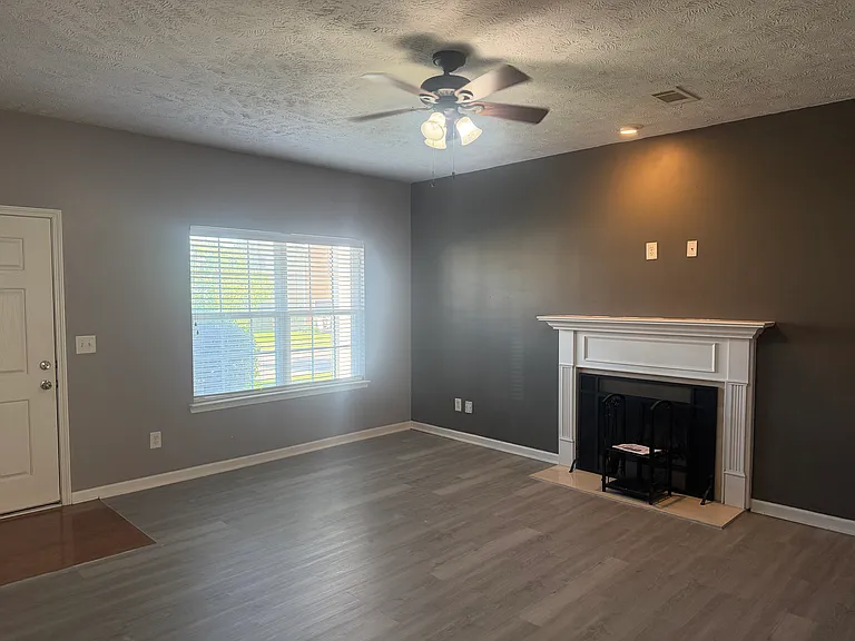 1113 Shire Dr — Photo 4
