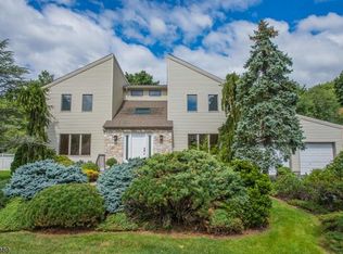 16 Quail Run, Florham Park, NJ 07932