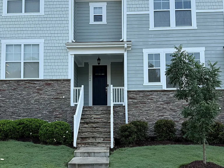 704 Carraway Dr, Wake Forest, NC
