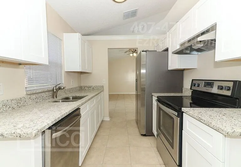 2405 Chase Ave — Photo 12