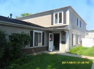 1360 Cove Dr, Prospect Heights, IL 60070