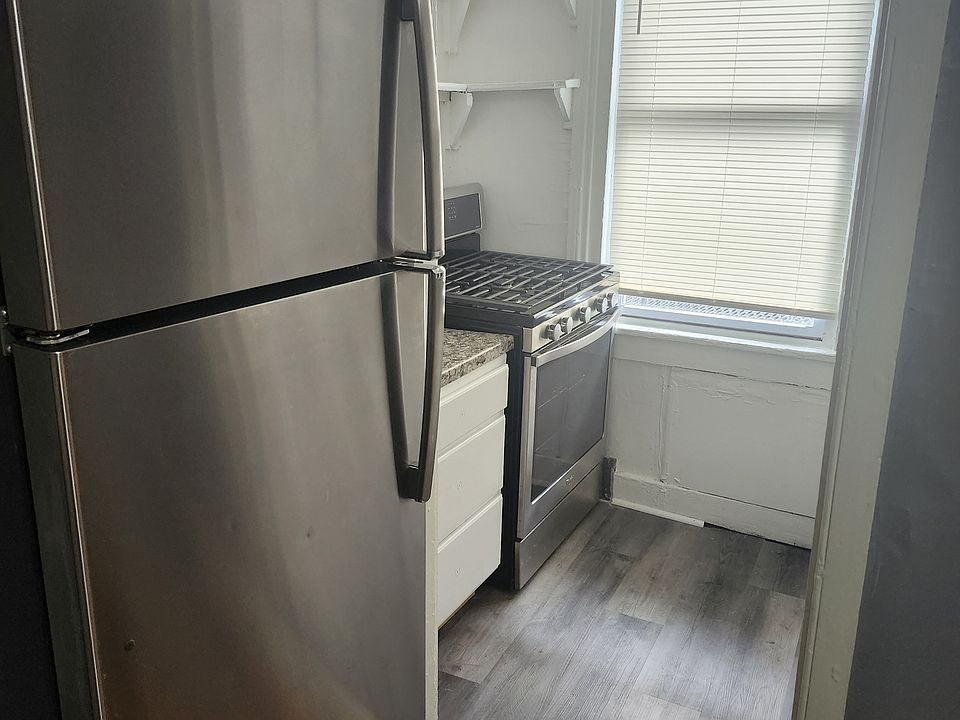 1st image of 1917 Druid Hill Ave APT 3