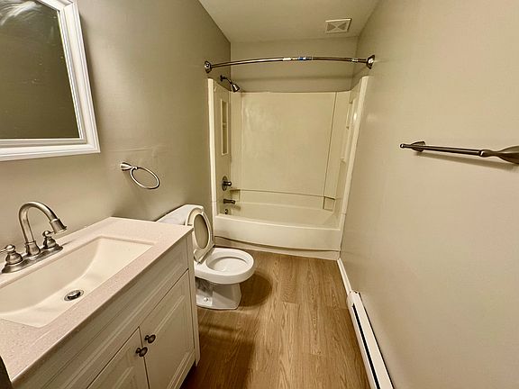 3rd image of 1142 Evans Ave APT 4