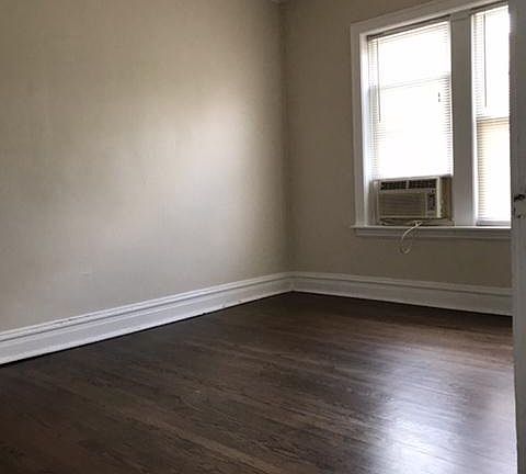 5th image of 2724 W Glenlake Ave APT 2