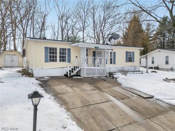 132 Thomas Blvd NW, Massillon, OH 44647
