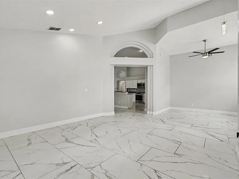 11504 Wellman Dr — Photo 8